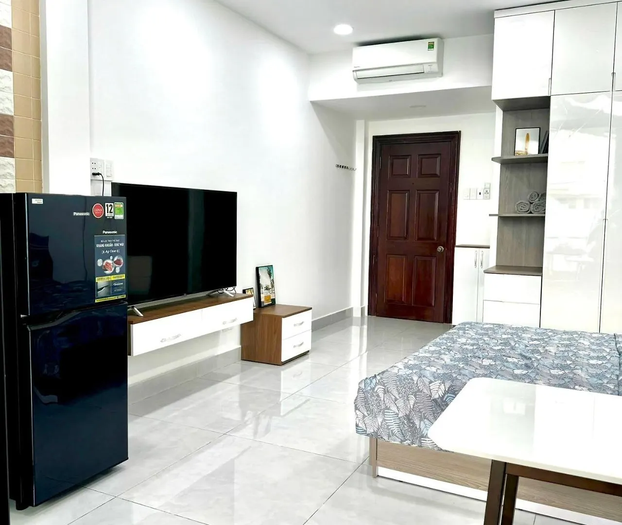 Cozy Room With Balcony Central 10Mins To Airport Maihouse 호치민 게스트하우스