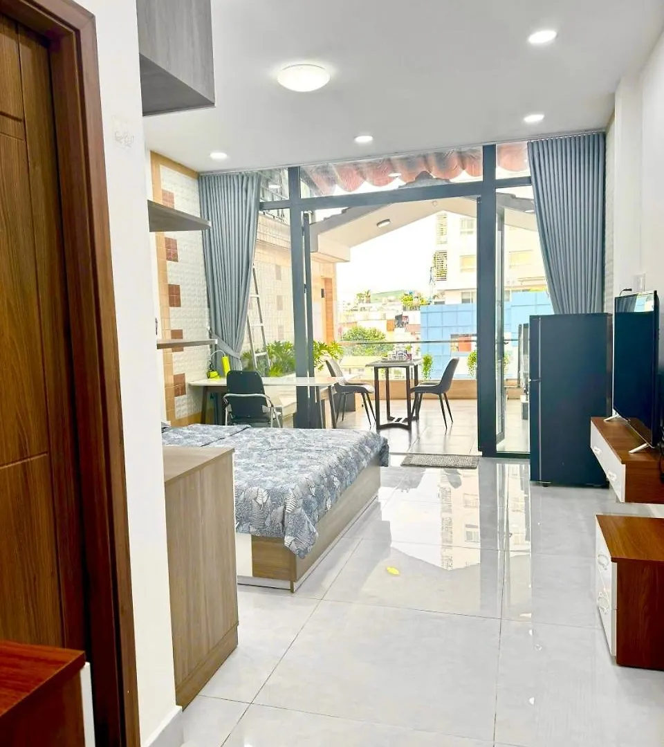 Cozy Room With Balcony Central 10Mins To Airport Maihouse Ho Chi Minh City