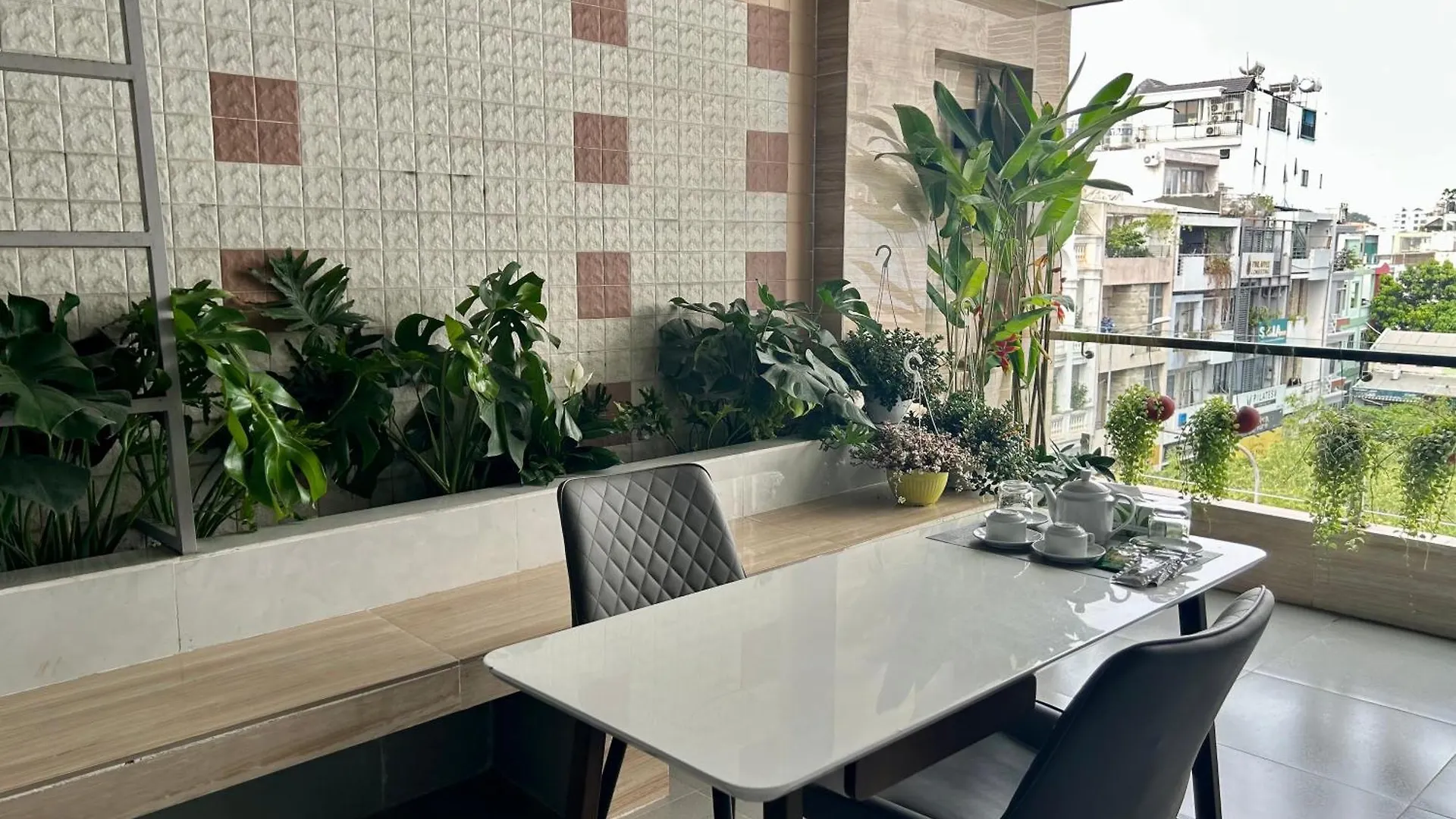 Cozy Room With Balcony Central 10Mins To Airport Maihouse Ho Chi Minh City Vietnam