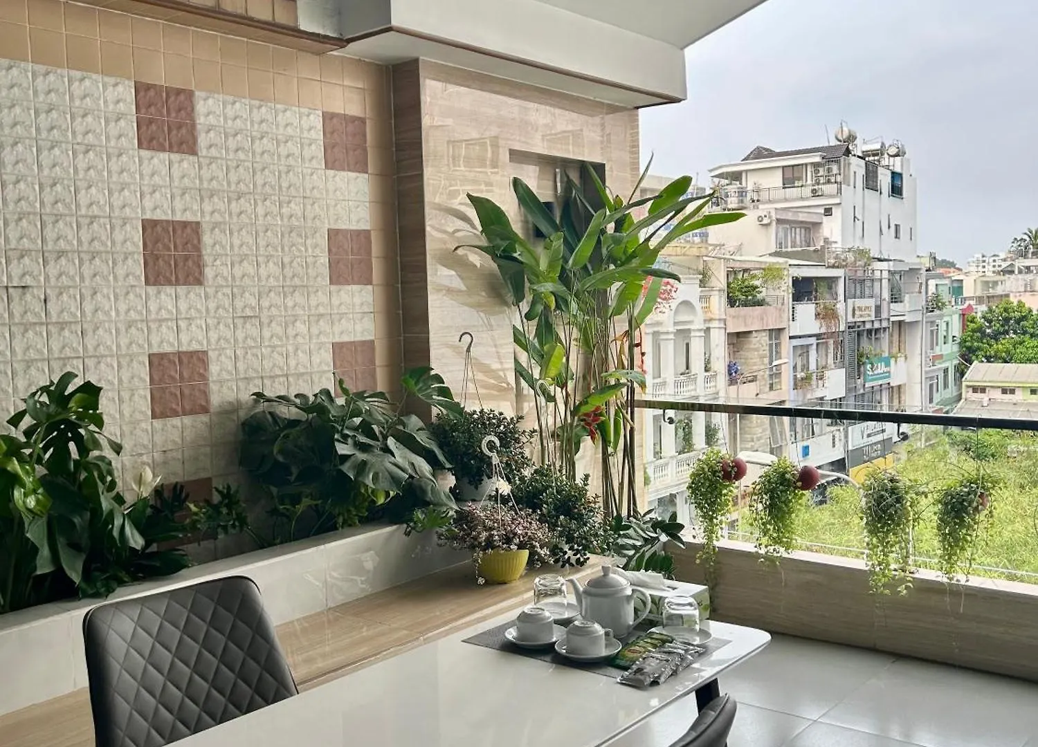 Cozy Room With Balcony Central 10Mins To Airport Maihouse Ho Chi Minh City